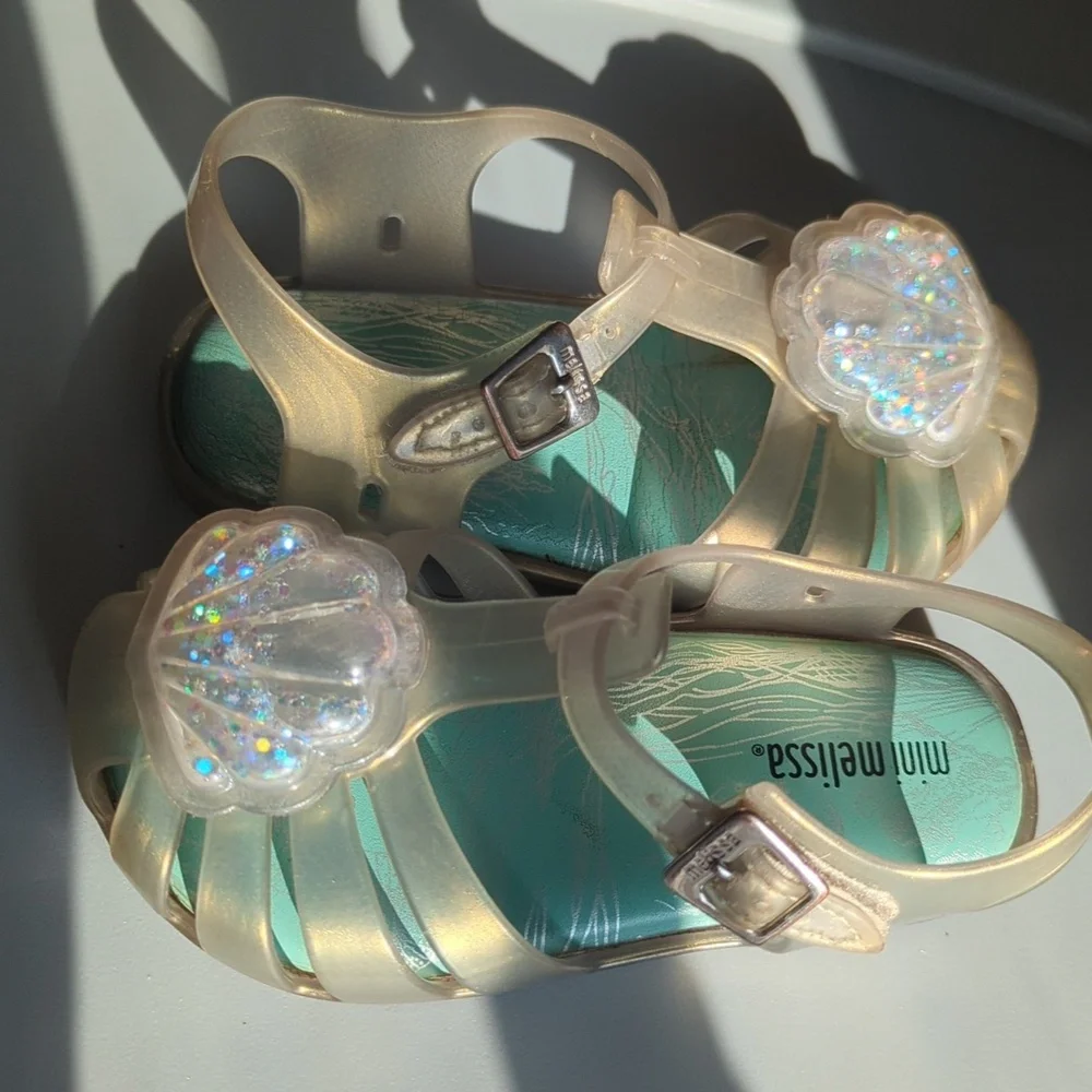Mini Melissa size 8 seashell sandals